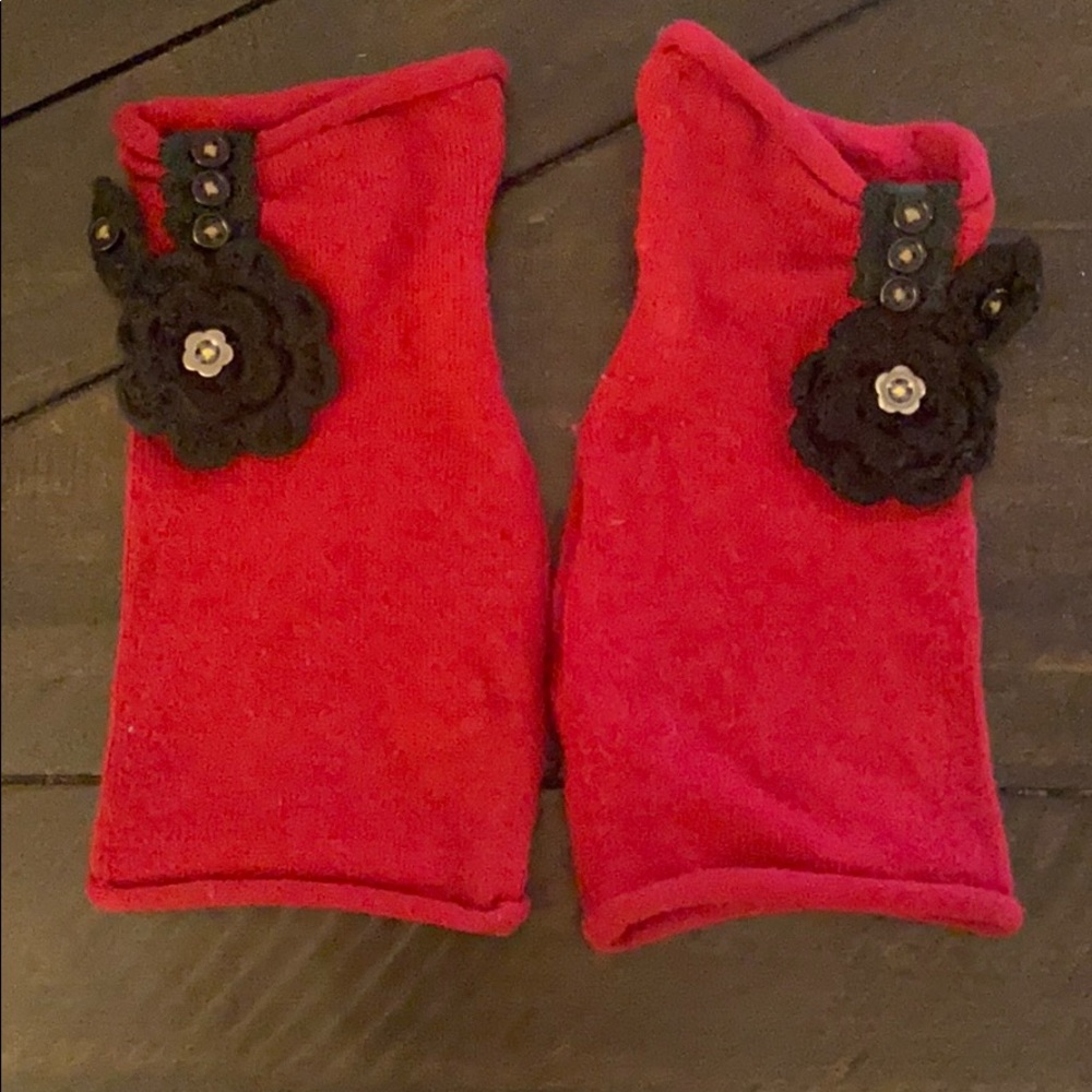 Embroidered Fingerless Gloves